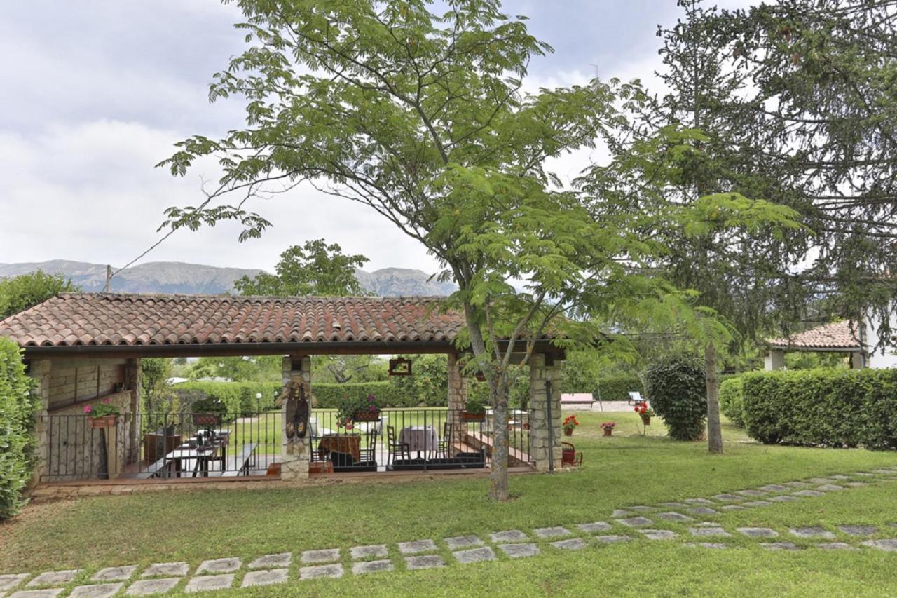 술모나 Il Ciavattone Bed And Bike B&B 외부 사진