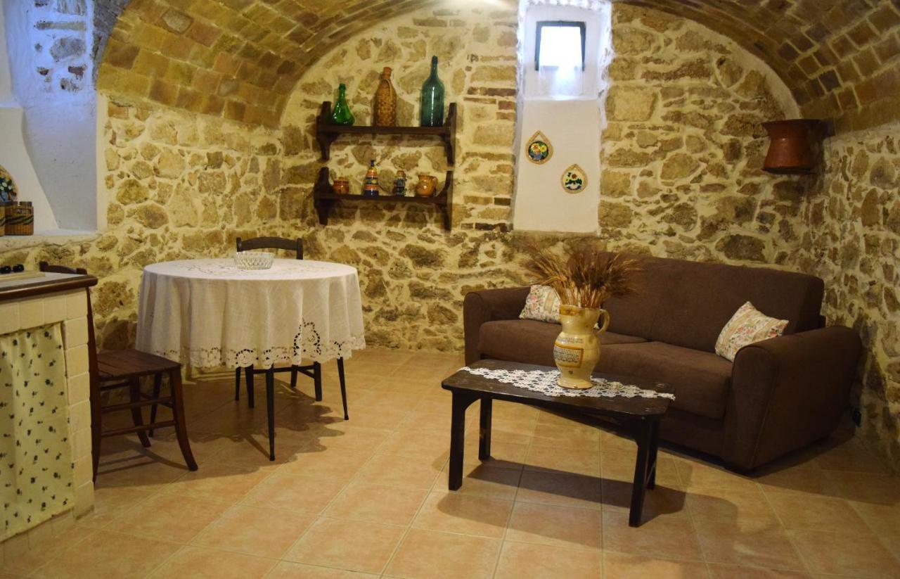 술모나 Il Ciavattone Bed And Bike B&B 외부 사진